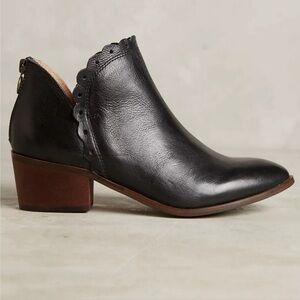 Latigo Anthropologie Scout Scalloped Black Leather Bootie Size  6.5